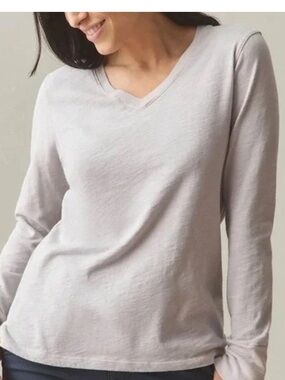 NWOT American Giant Pale Gray Premium Slub Long Sleeve V Neck Tee Medium